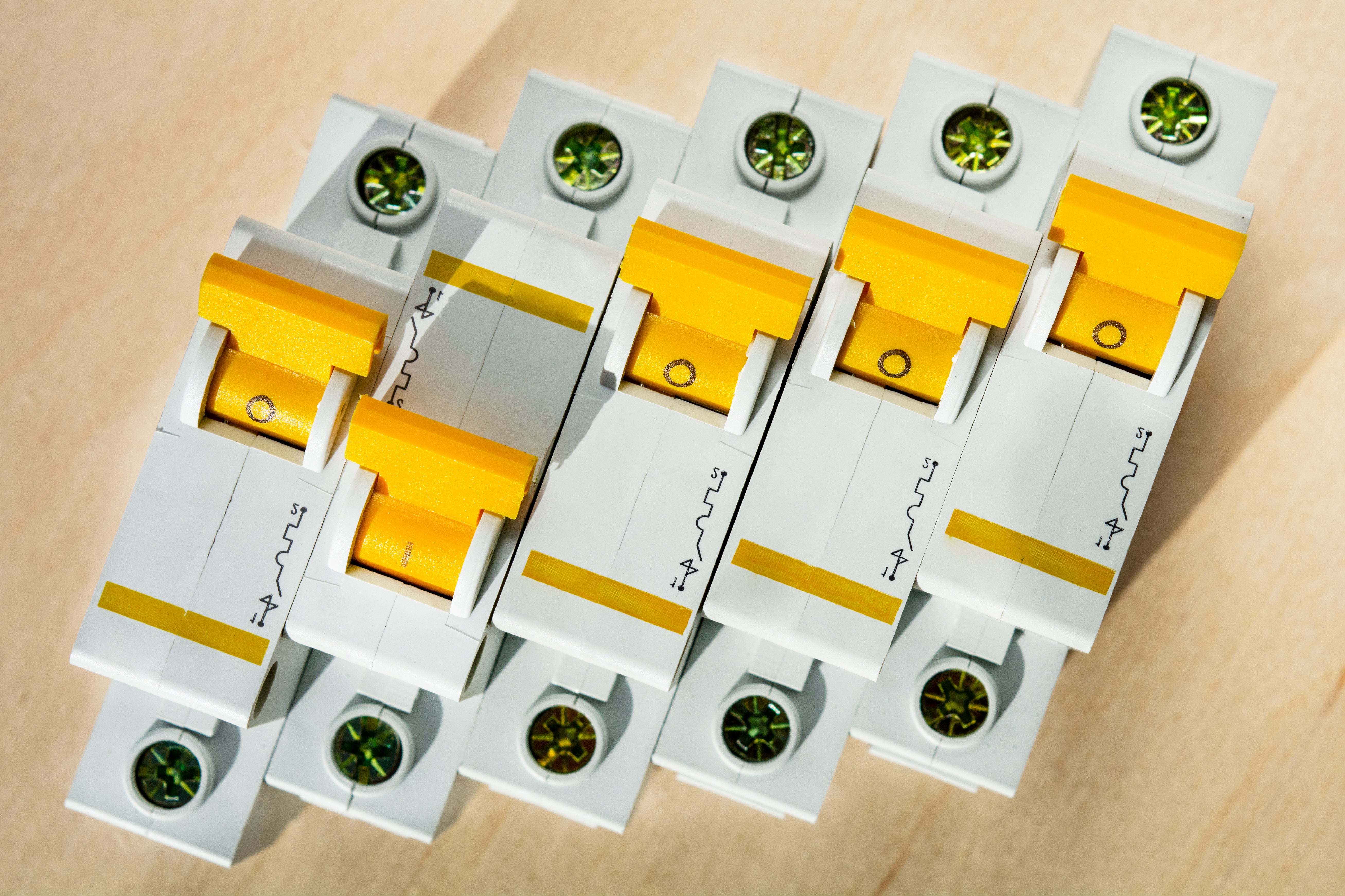 Understanding the difference between MCB and Fuse