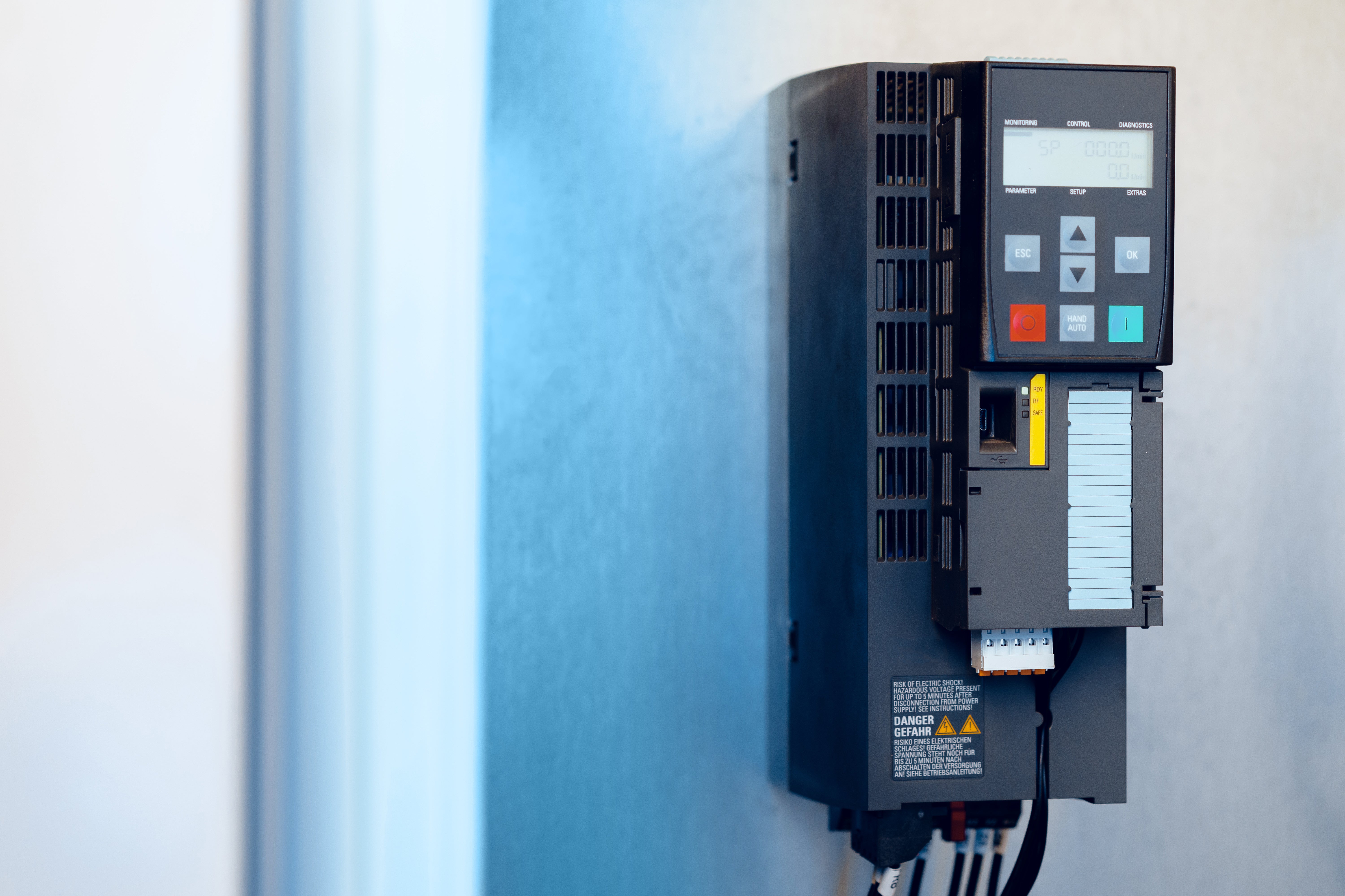 An online guide to Moulded Case Circuit Breaker (MCCB)